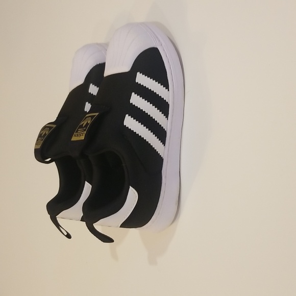 Adidas Kids Black and White Sneakers - Picture 6 of 10